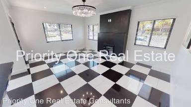 Main picture of 2868 Myrtle Ave