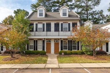 Main picture of Esplanade Ridge