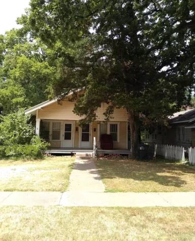 Main picture of 812 S Pickard Ave