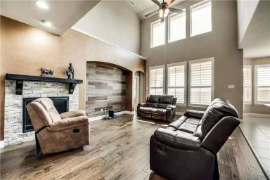 Main picture of 1025 Spring Falls Dr
