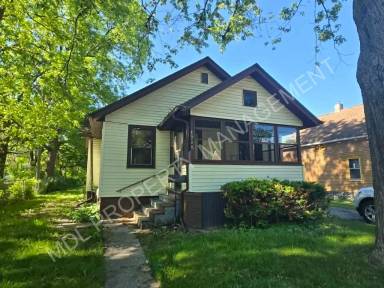 Main picture of 1715 Green St