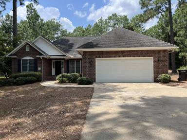 Main picture of 65 Saint Andrews Dr