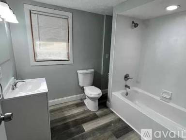 Main picture of 1241 Mansfield Ave NE