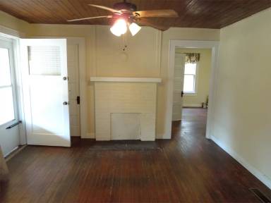 Main picture of 24 Lively Ln