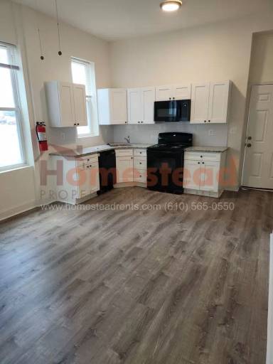 Main picture of 725 W Marshall St