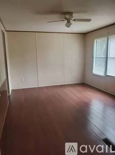 Main picture of 23077 Rollins St