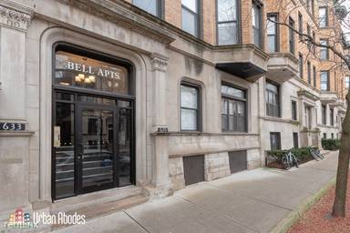 Main picture of 627 W Oakdale Ave