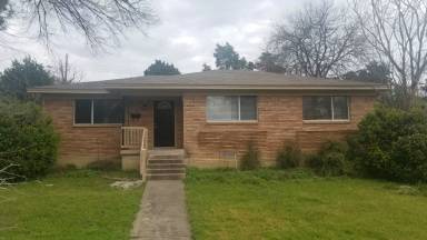 Main picture of 3520 Oak Creek Cir