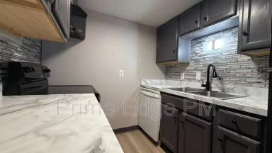 Main picture of 2343 B St