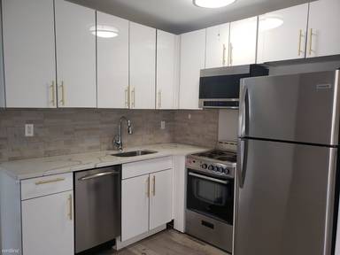 Main picture of 140 71st St