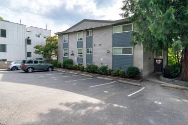 Main picture of 2005 13th Ave W