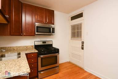 Main picture of 2102 W Ainslie St