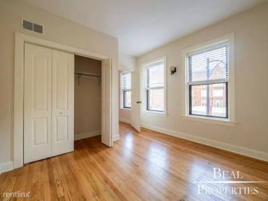 Main picture of 4040 N Ashland Ave