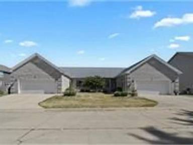 Main picture of 2104 E Lucille Ln