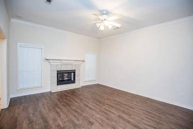 Main picture of 908 SW Cheyenne Dr