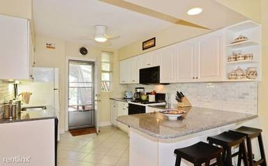Main picture of 5060 N Claremont Ave