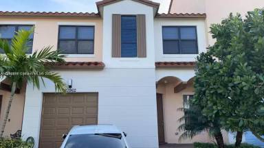 Main picture of 20962 NW 1st Dr