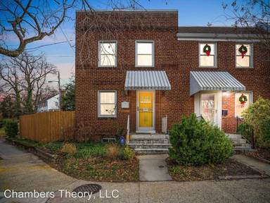 Main picture of 4009 12th St NE