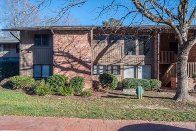 Main picture of 1304 Oak Tree Dr