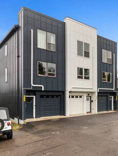 Main picture of 309 Myrtle St