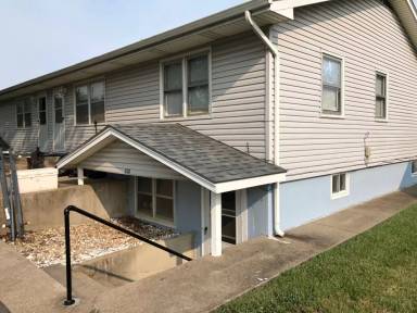 Main picture of 300 W Neosho St