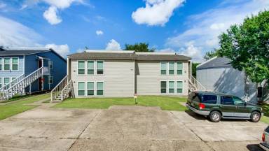 Main picture of 405 Manuel Dr