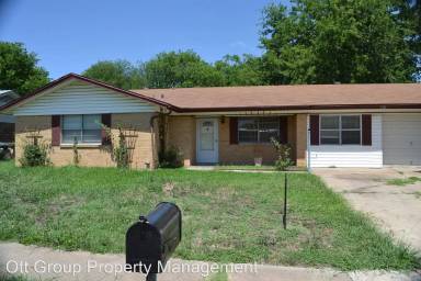 Main picture of 110 Williams St