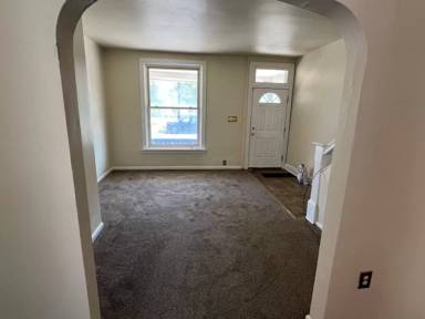 Main picture of 2350 N 6th St