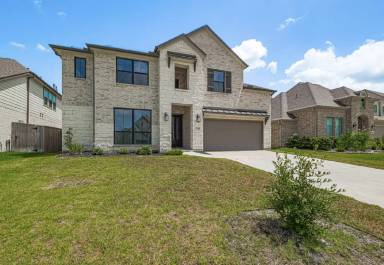 Main picture of 23649 Silver Palm Trl