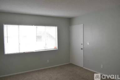 Main picture of 1079 W 25th St