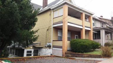 Main picture of 211 Ridgewood Ave