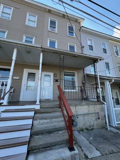 Main picture of 18 N 21st St