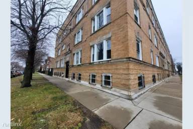 Main picture of 4957 S Wabash Ave