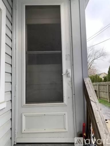 Main picture of 609 W 10th St