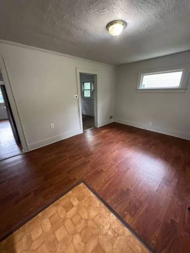 Main picture of 1901 Drexel Ave