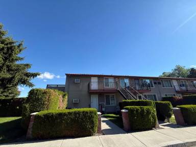 Main picture of 526 S 40th Ave