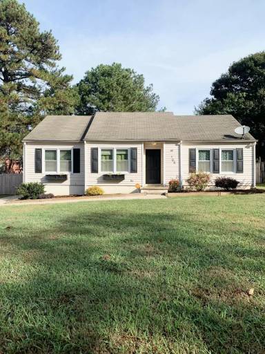 Main picture of 105 Liza Ln