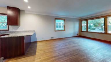 Main picture of 1078 18th Ave SE
