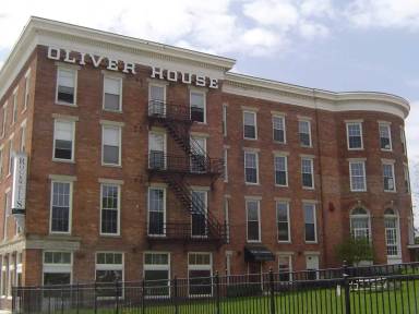 Main picture of 27 Broadway St