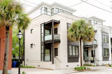 Main picture of 193 Saint Philip St
