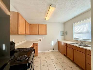 Main picture of 1132 Montcalm St