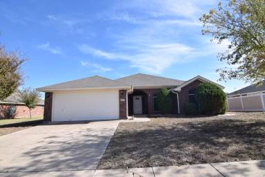 Main picture of 2806 Lavender Ln