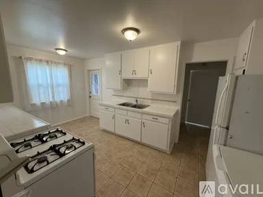 Main picture of 78 Oak St