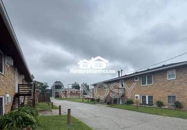 Main picture of 114 NW College Ave