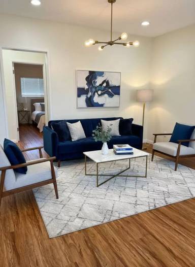 Main picture of 615 Cerritos Ave