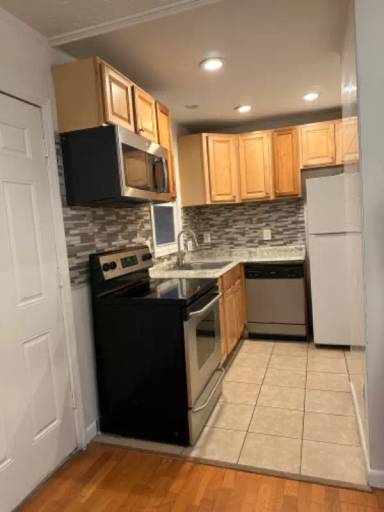 Main picture of 66 Plaza St NE