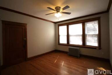 Main picture of 2651 N Harding Ave