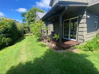 Main picture of 1671 Mill Street / 1671 Mill Street Upper