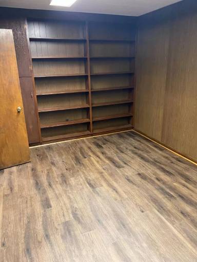 Main picture of 106 W Main St