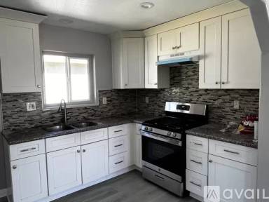 Main picture of 3978 S Hobart Blvd
